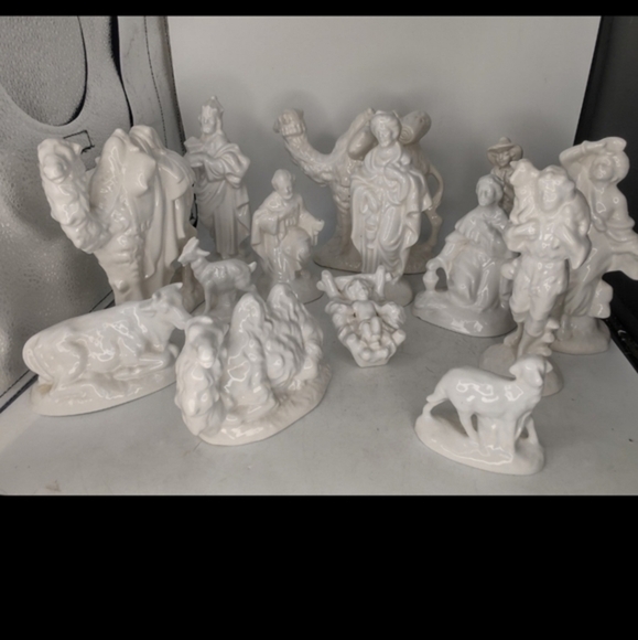 Porcelain bisque‎ nativity set, Craft Project, for you to paint - Picture 1 of 14